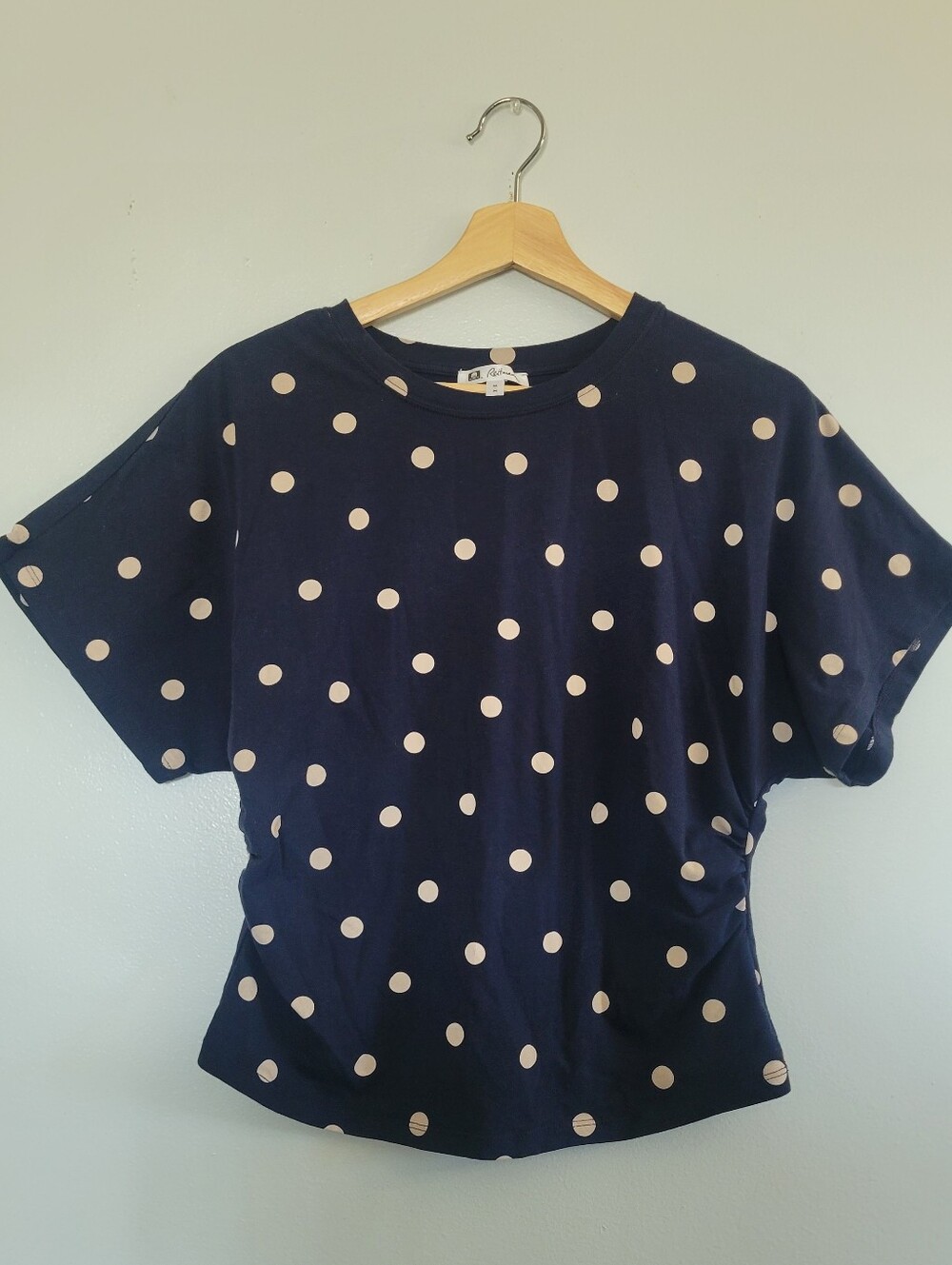 REITMANS Navy Polka Dot Short Sleeve Tee Sz M Shirred Sides Organic Cotton - Picture 2 of 11